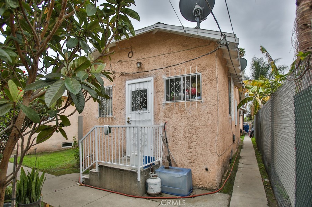 823 W 81st Street Property Photo 35