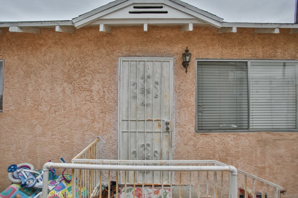 823 W 81st Street Property Photo 44