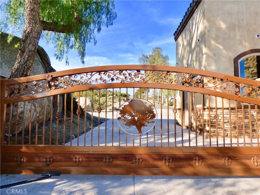 23725 Via Benito Property Photo 6