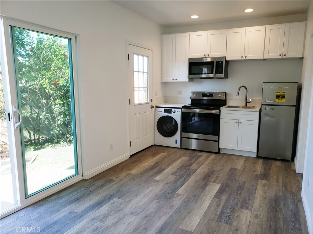 8752 Universe Avenue Property Photo