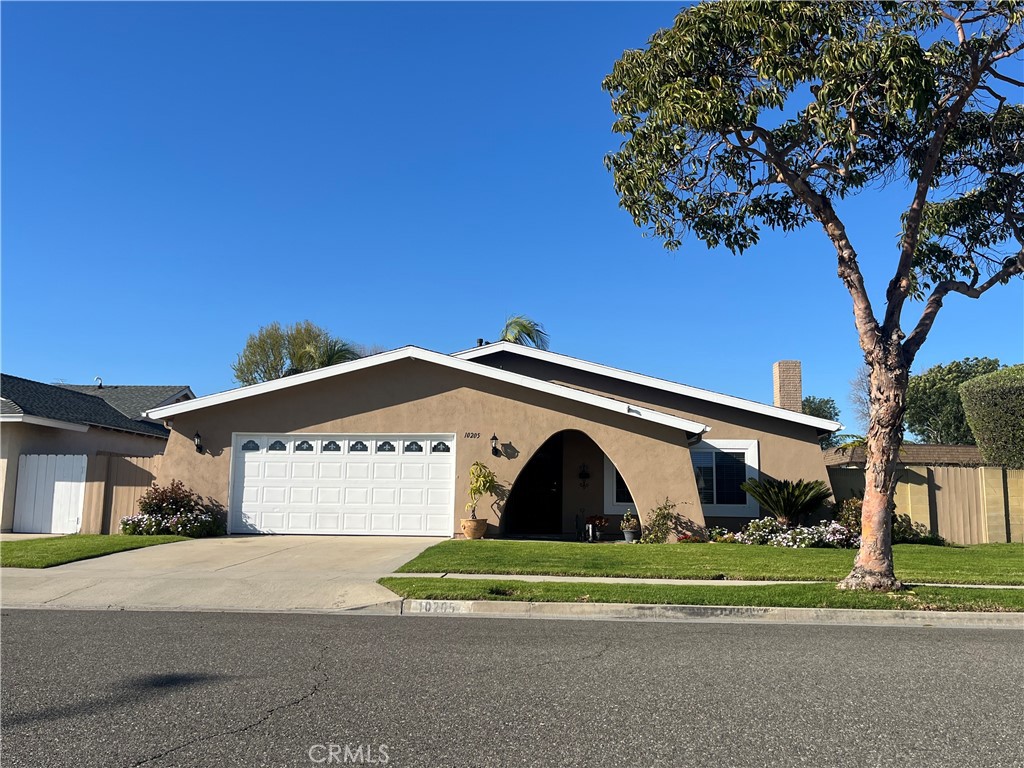 10205 Bunting Avenue Property Photo