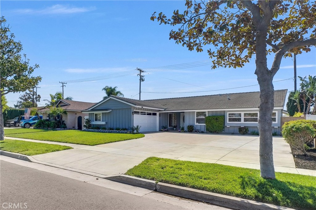2538 E Lizbeth Avenue Property Photo