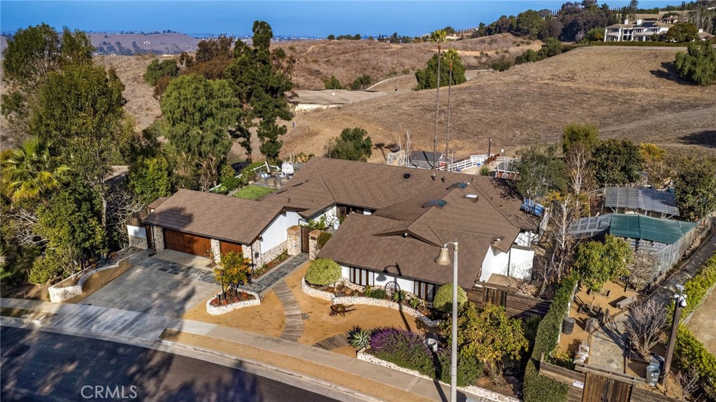 27151 Mission Hills Drive Property Photo 1