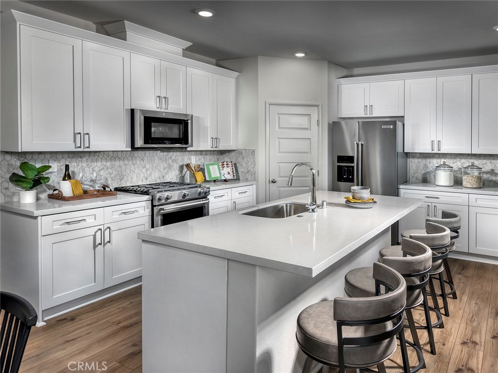 2111 Bergamot Street Property Photo 2