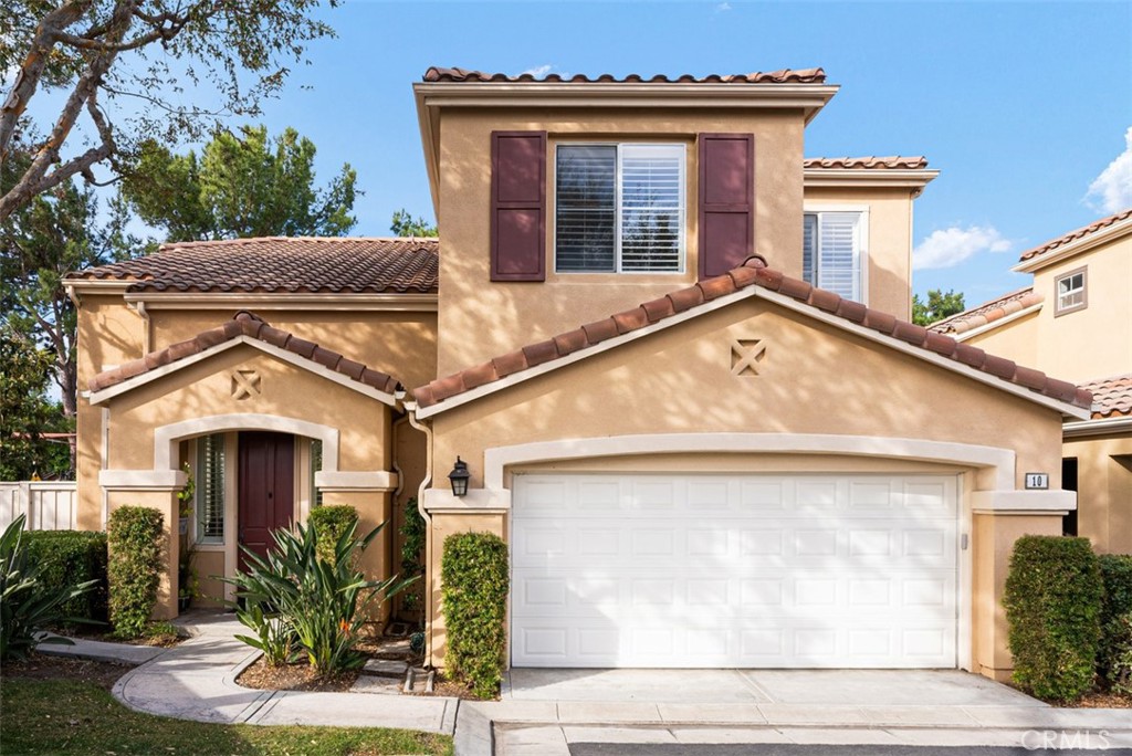 10 Del Trevi Property Photo