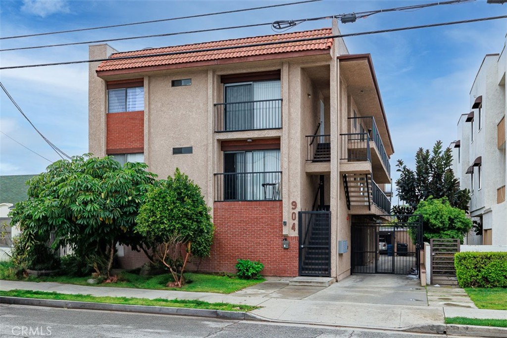 904 E Lomita Avenue Property Photo