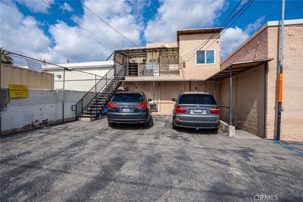 4342 Slauson, Pine Property Photo