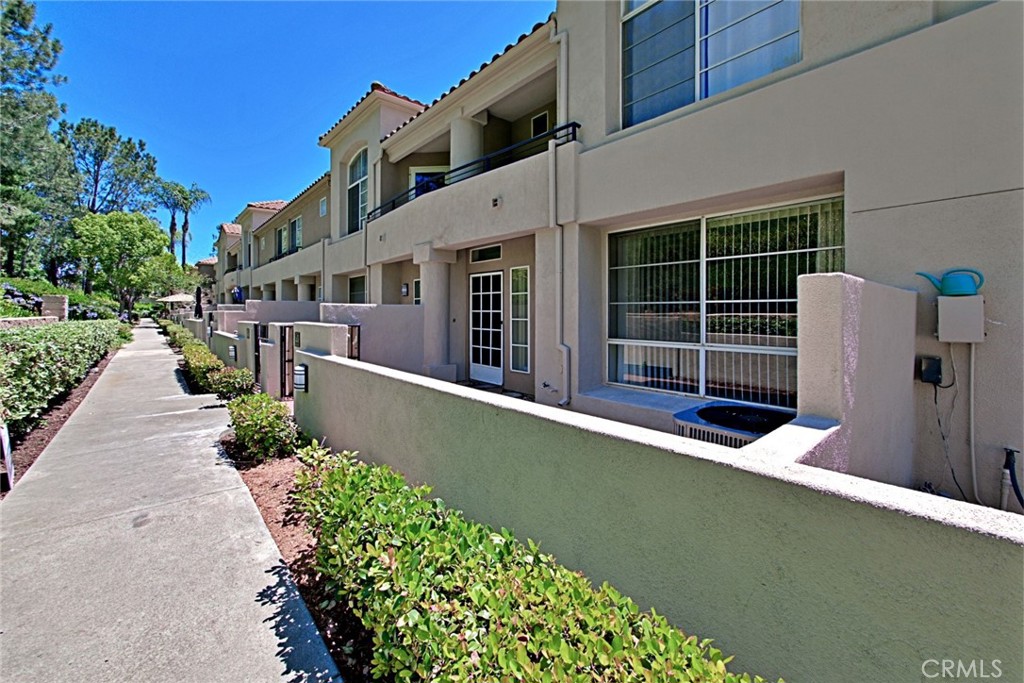 25 Willow Wind Property Photo