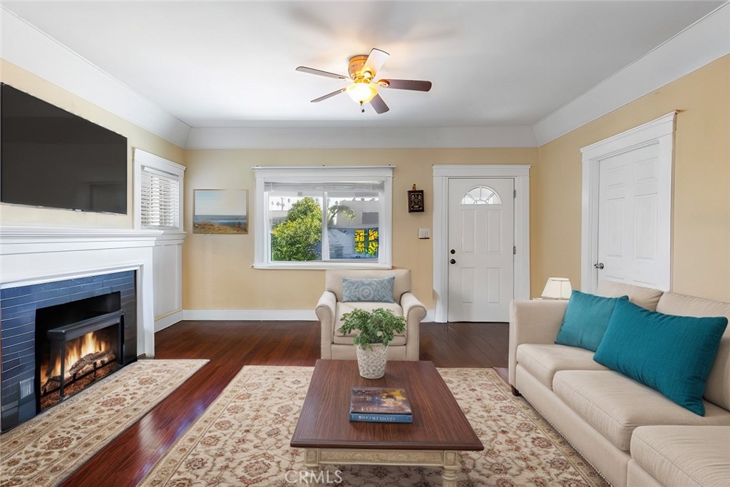 1147 W 53rd Street Property Photo