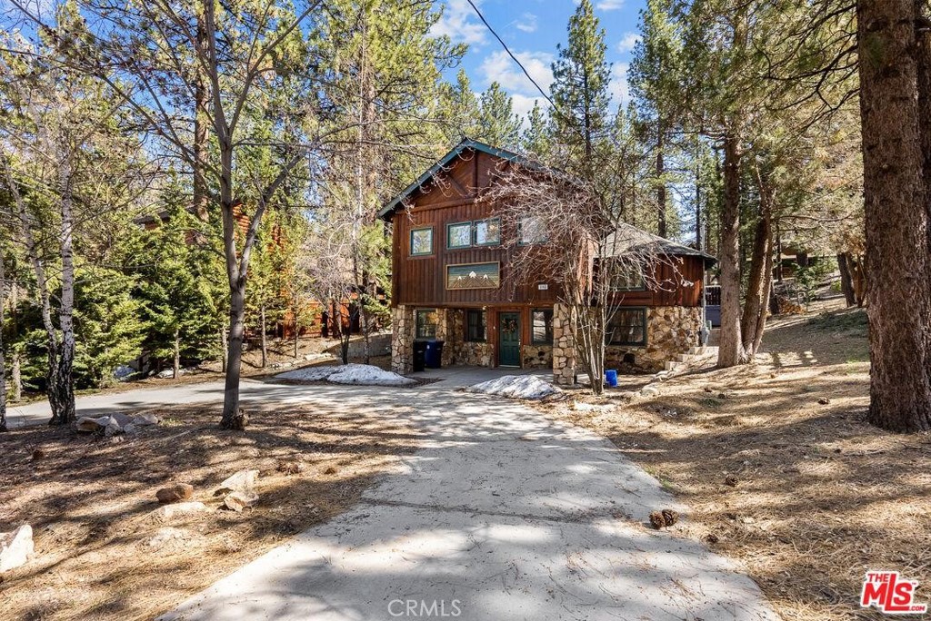 1140 Vine Avenue Property Photo