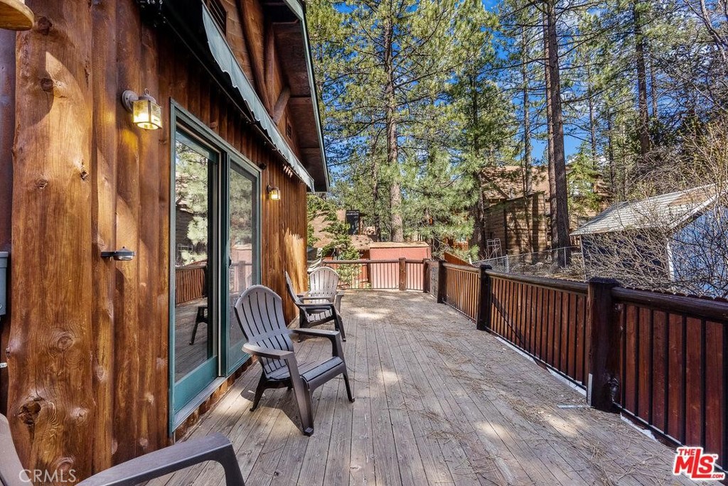 1140 Vine Avenue Property Photo 11