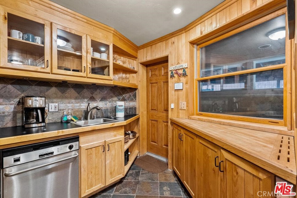 1140 Vine Avenue Property Photo 21