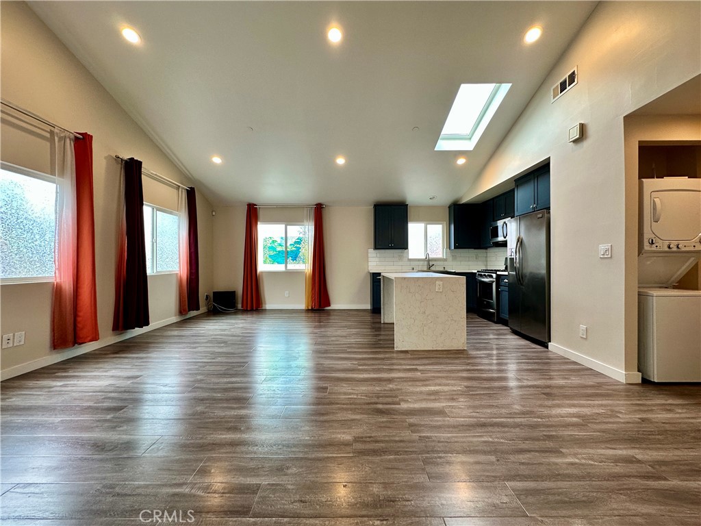 221 1/2 N St Louis Street Property Photo