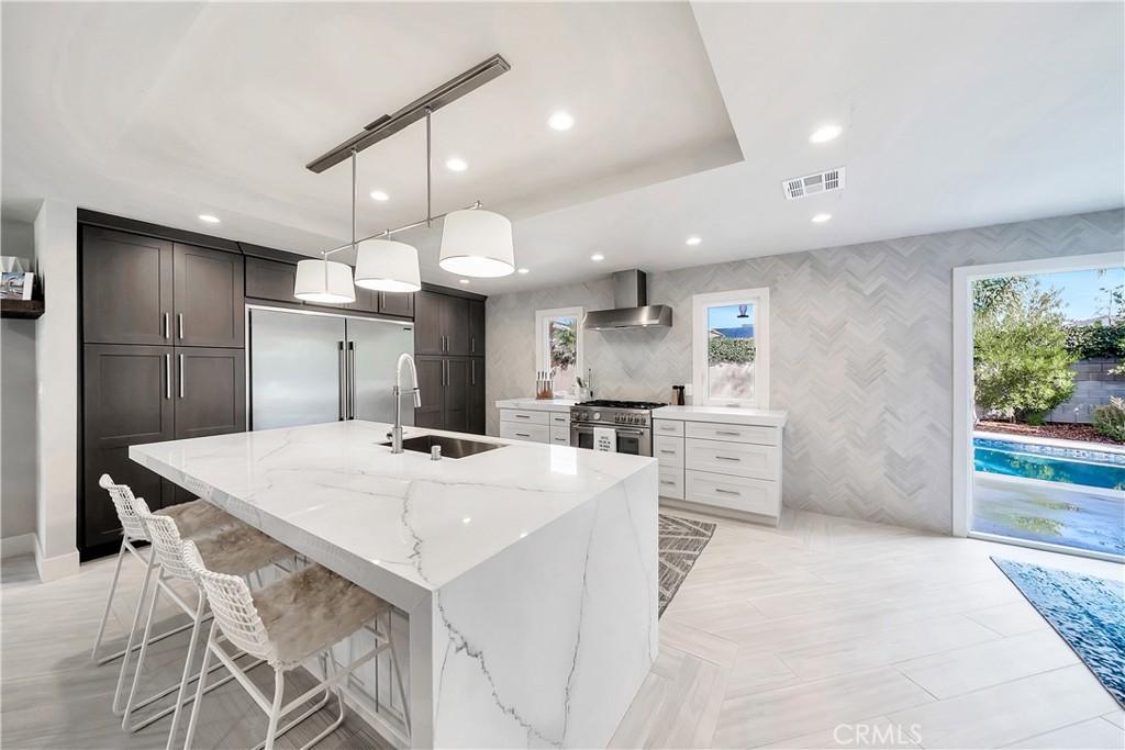 190 E Bay Street Property Photo
