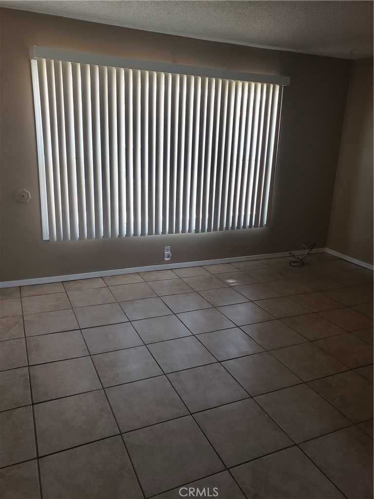 1200 N Broadway Property Photo 8