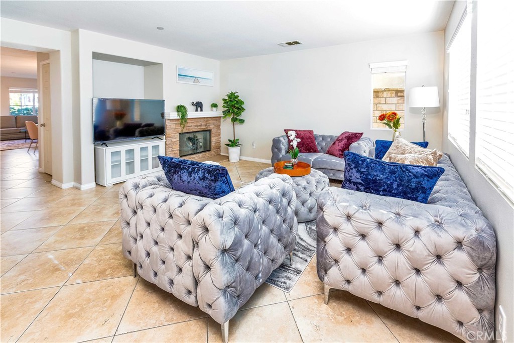 8049 Jamestown Circle Property Photo 3