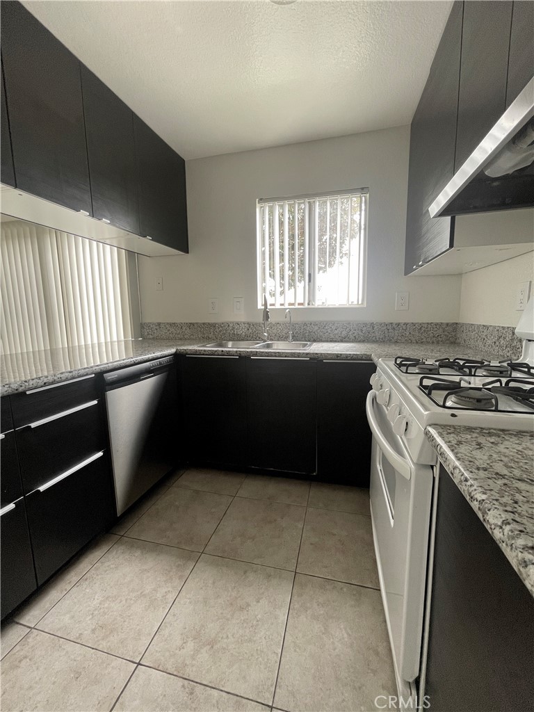 14231 Chestnut Street Property Photo