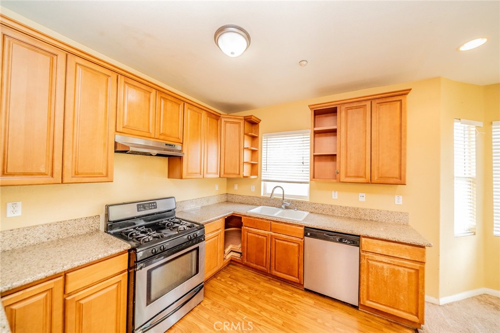 15868 Dianthus Street Property Photo 14