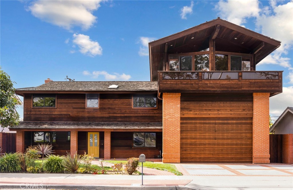 2405 Tustin Avenue Property Photo