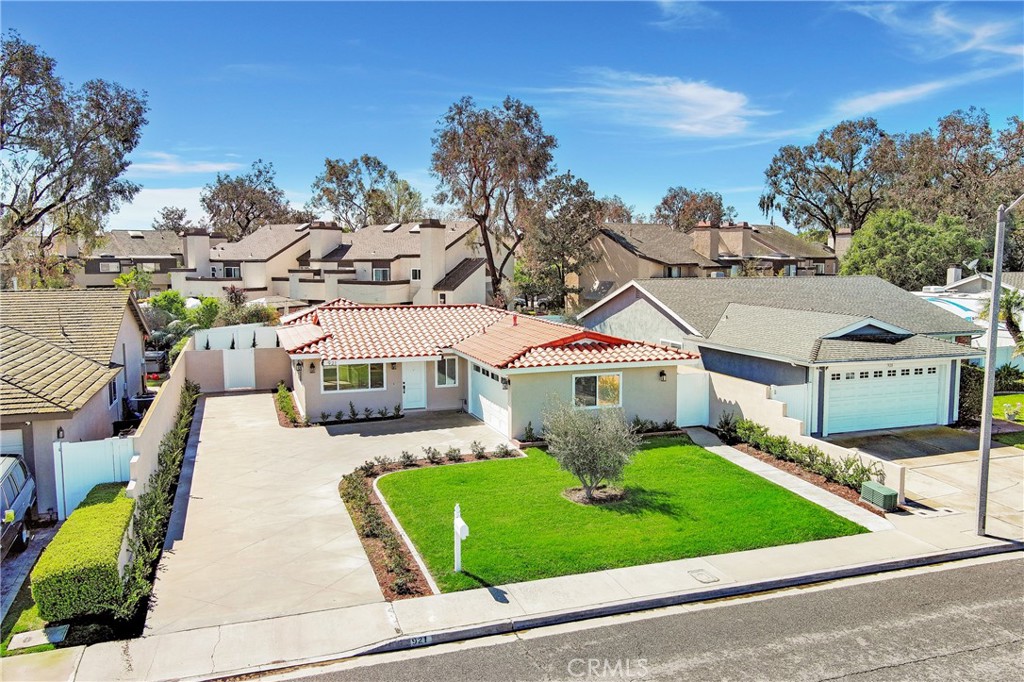 921 Helena Circle Property Photo