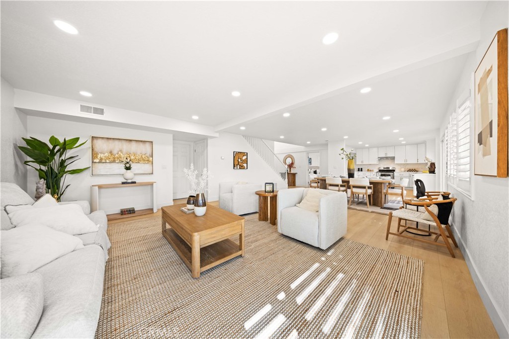 13742 Onkayha Circle Property Photo