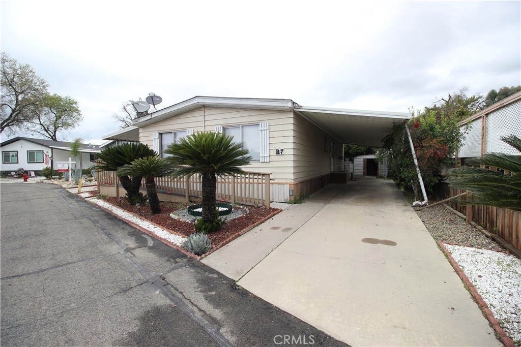 2400 W Midvalley R7 Property Photo