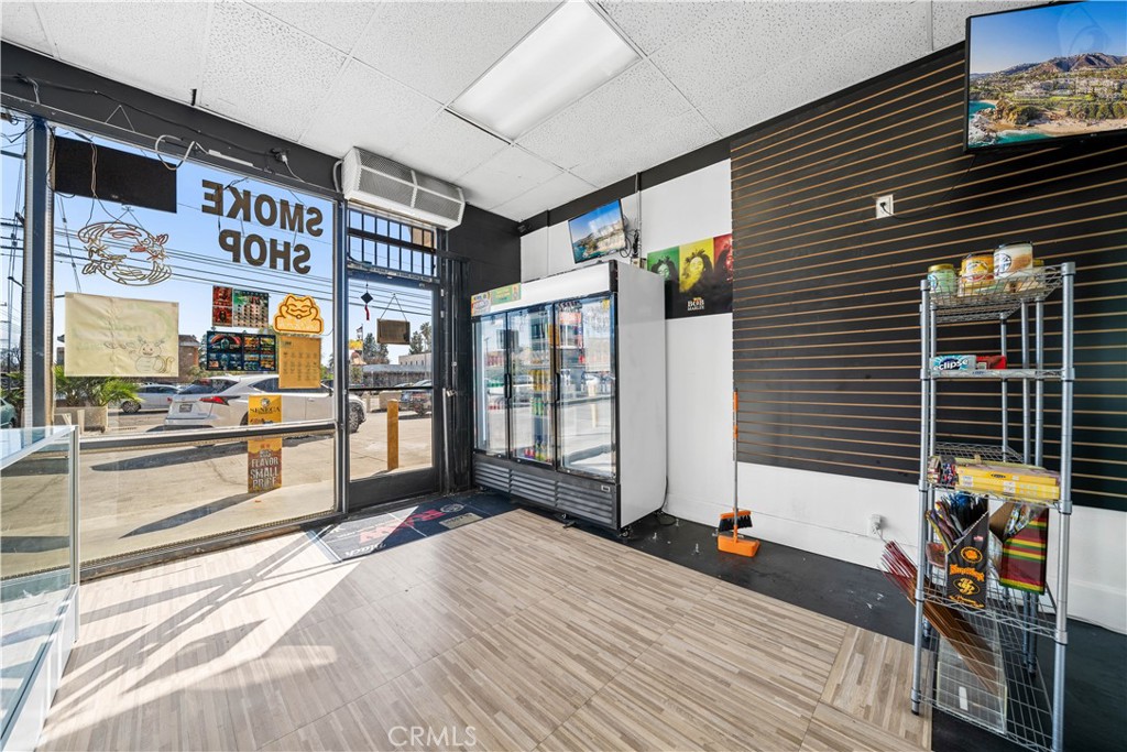 14907 Vanowen St, Van Nuys, Property Photo 6