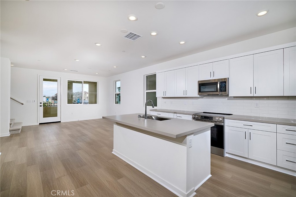 6046 Fairfax Drive Property Photo