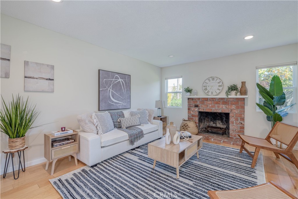 17886 Elm Street Property Photo