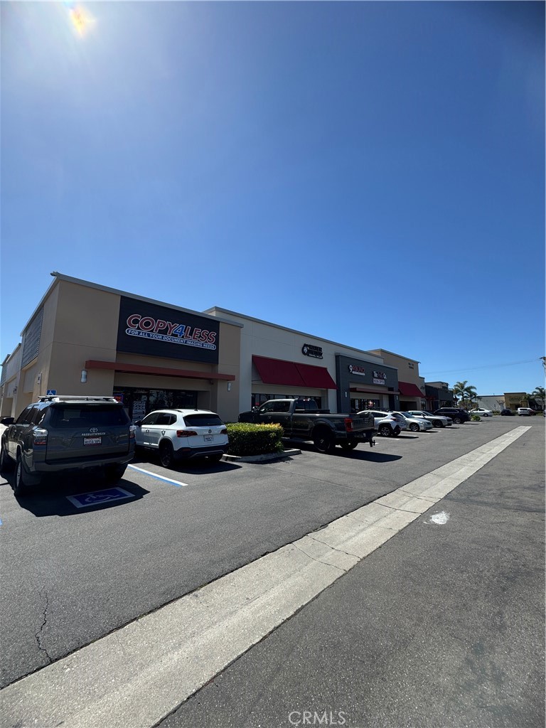 7076 Edinger Property Photo 4
