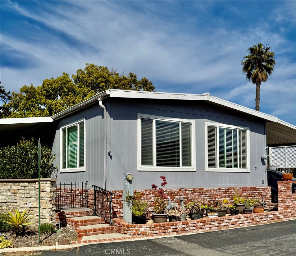 101 Myna Lane Property Photo