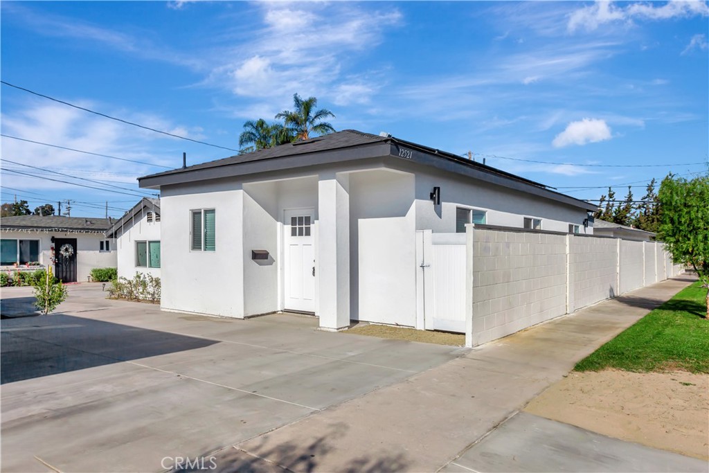 12551 Adelle Street Property Photo 8