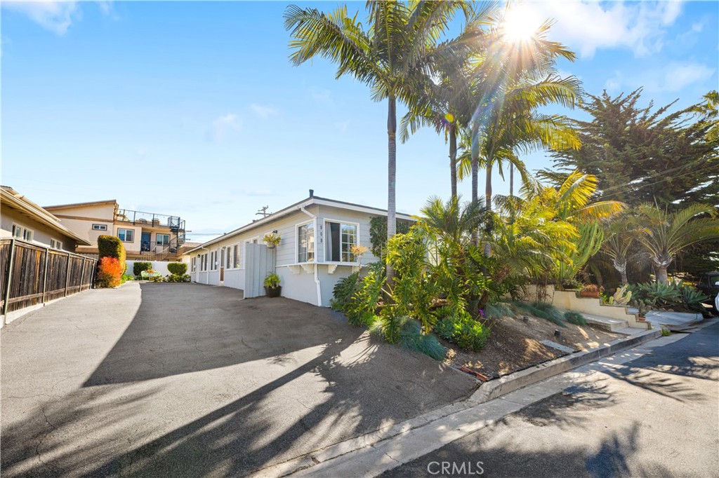 808 Buena Property Photo 2