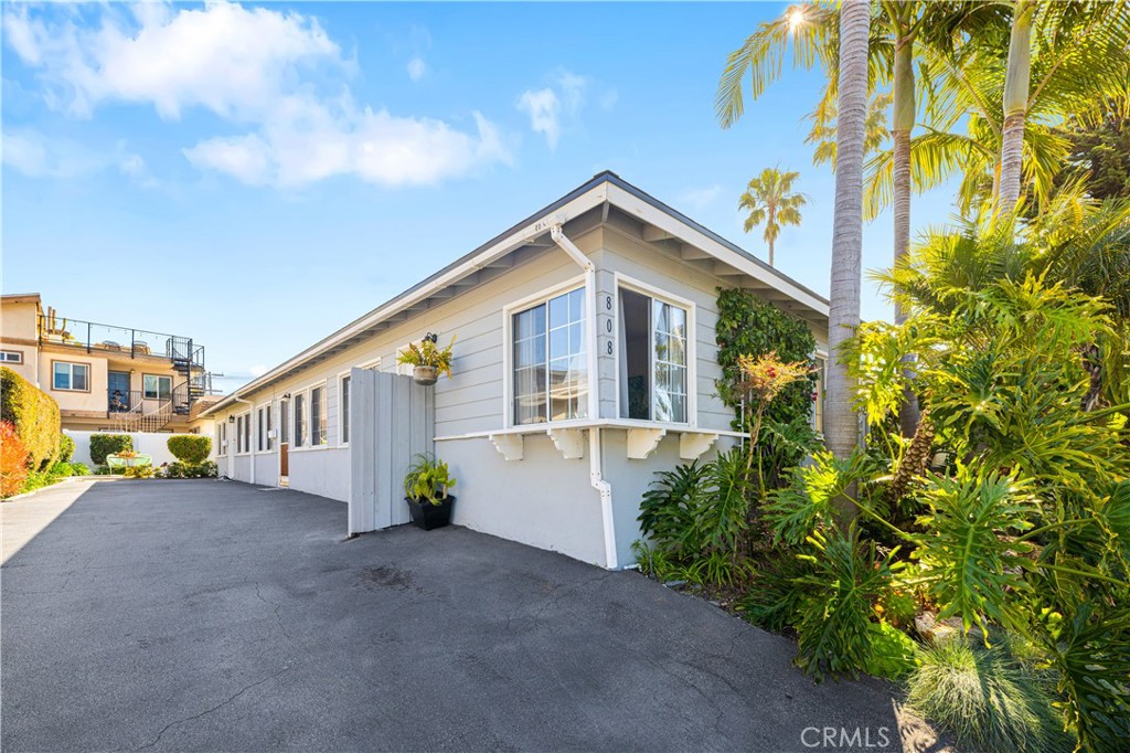 808 Buena Property Photo 3