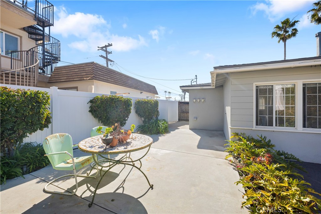 808 Buena Property Photo 9
