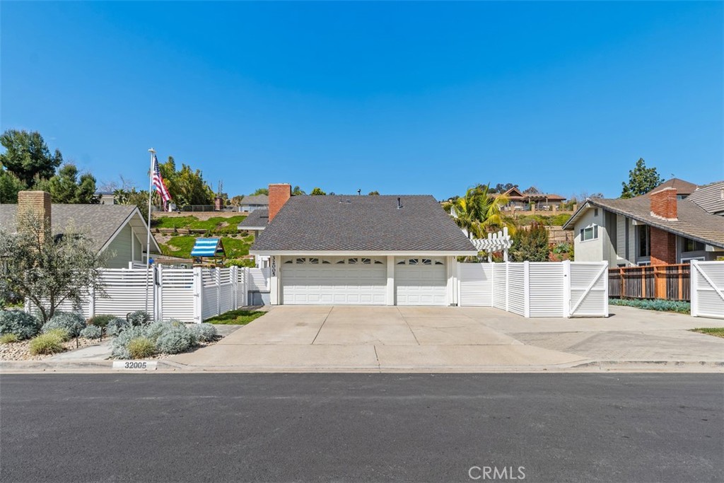 32005 Avenida Evita Property Photo 1