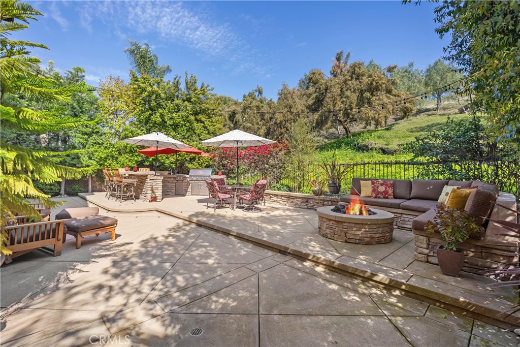 27 Hawk Hill Property Photo