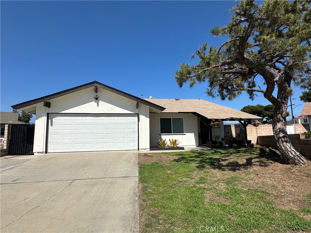 5164 N Mangrove Avenue Property Photo