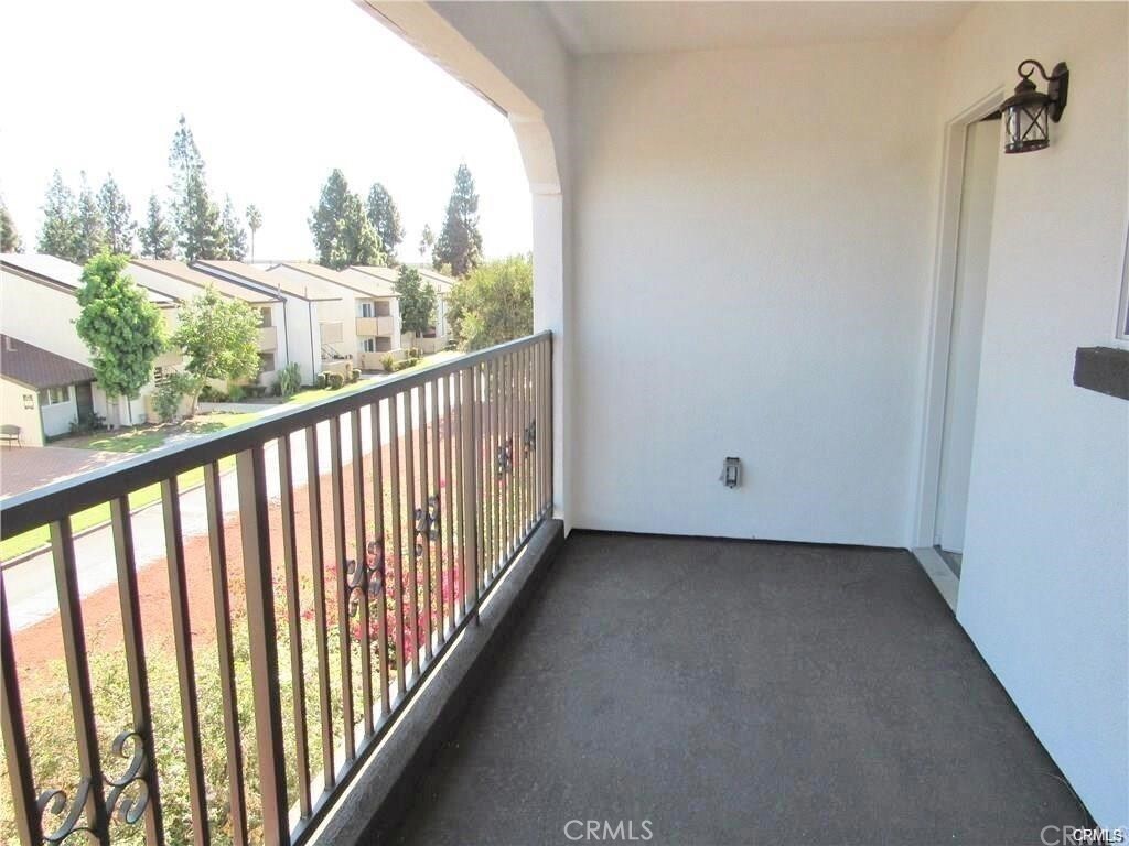 738 W La Jolla Street 1 Property Photo 9