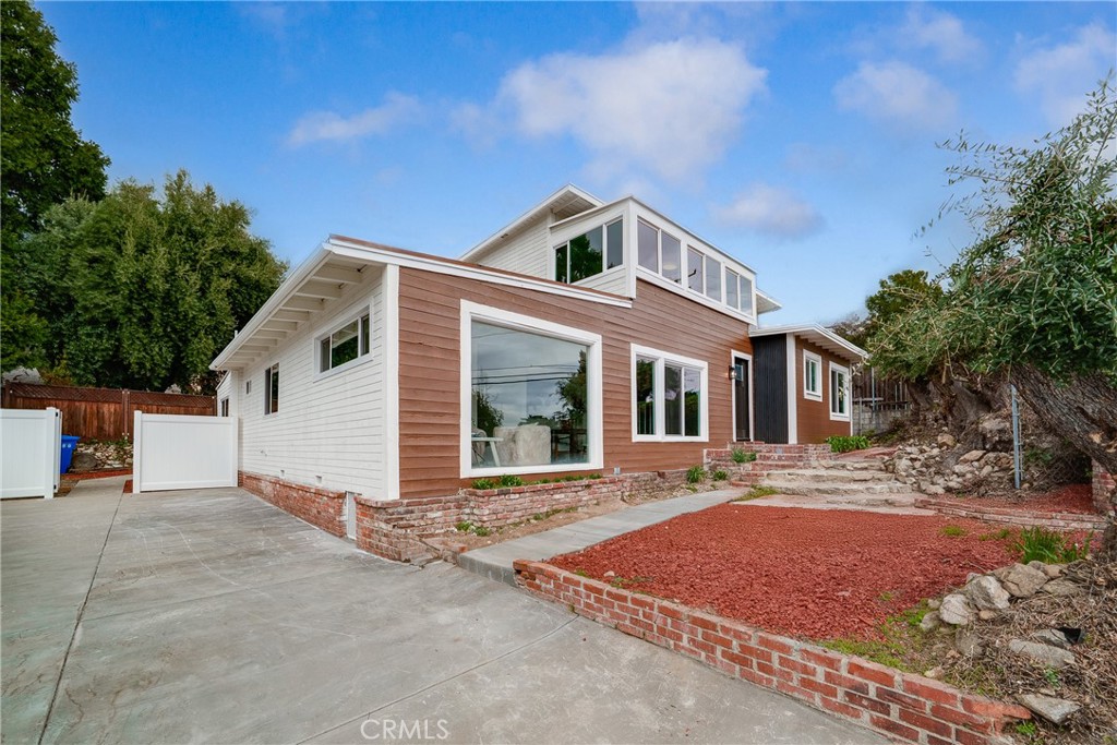 2423 Rockdell Street Property Photo