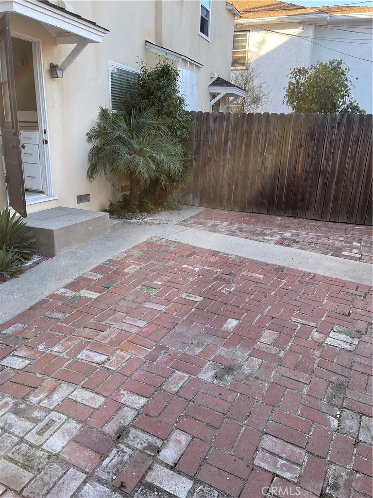 258 Glendora Avenue Property Photo 9