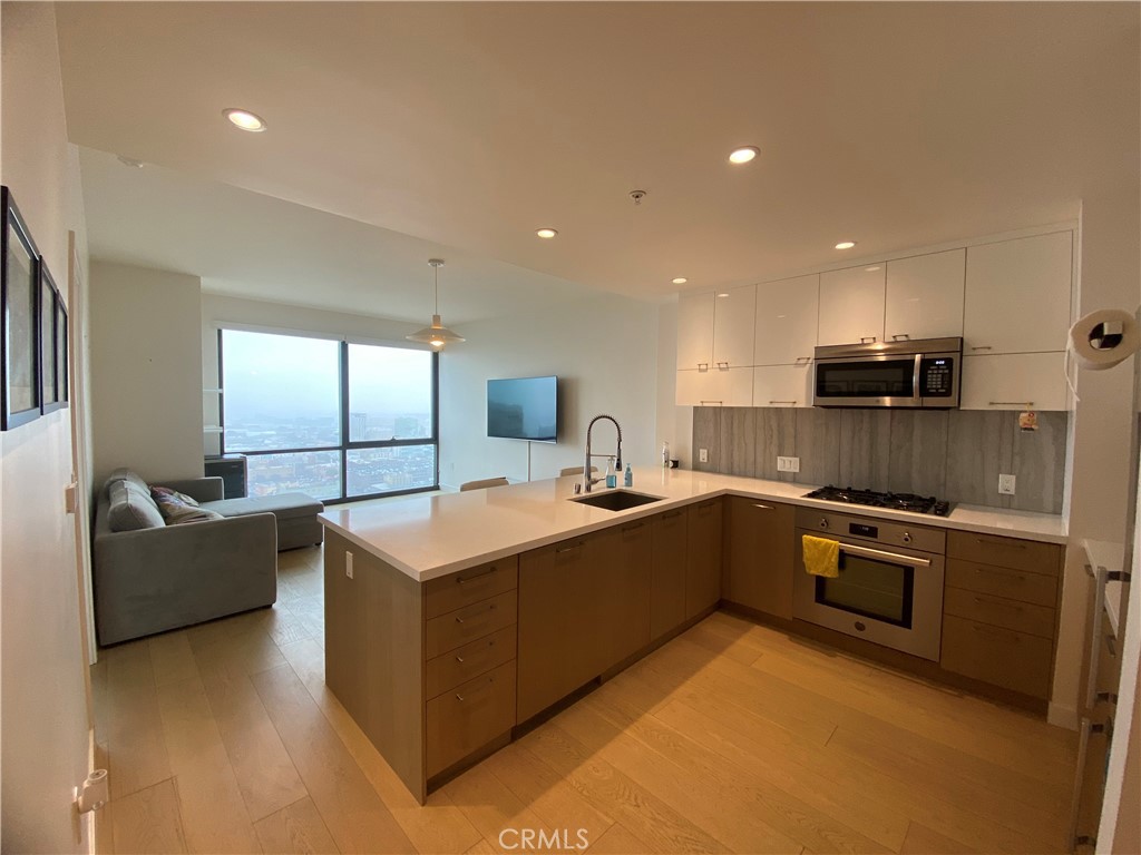 400 S Broadway 2514 Property Photo