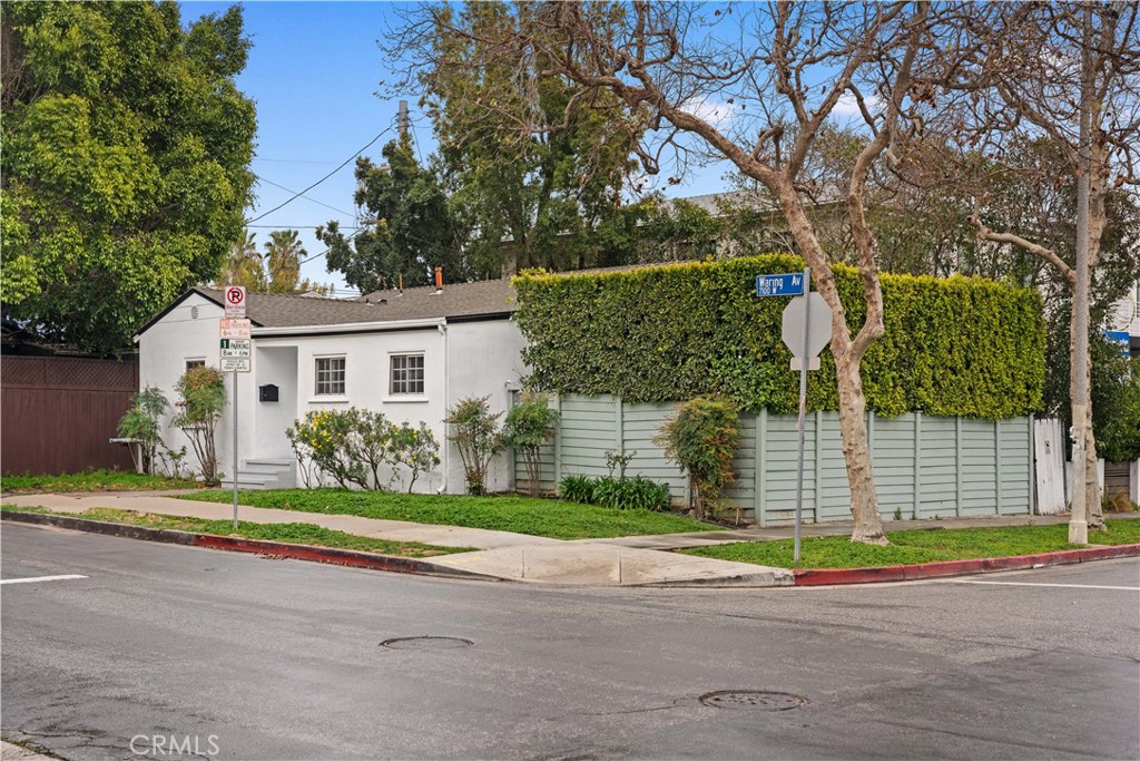 7116 Waring Avenue Property Photo