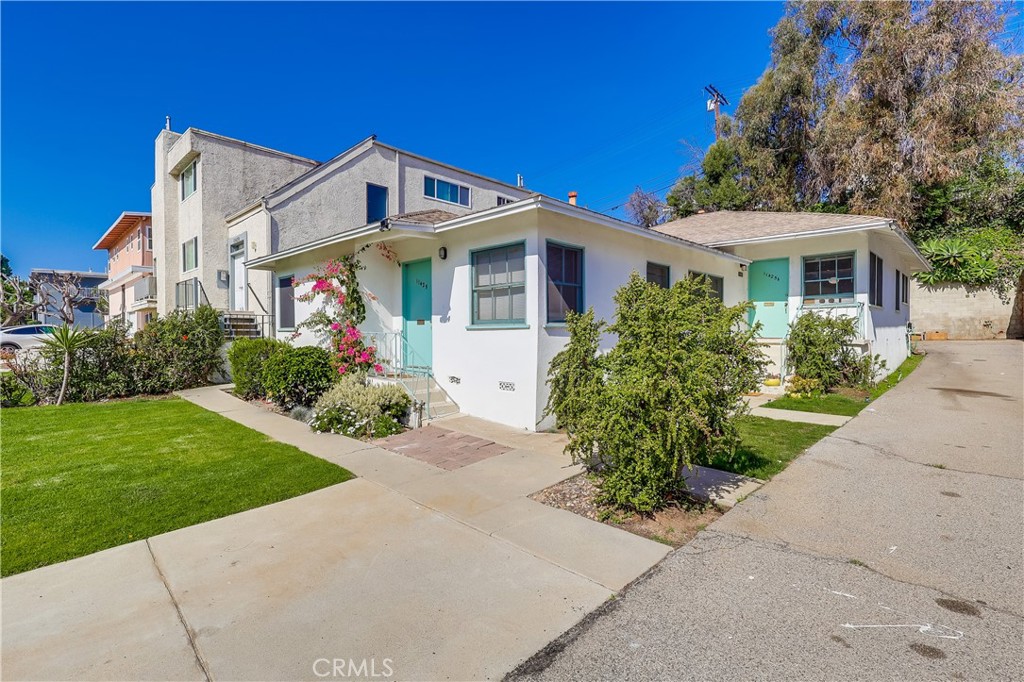 11425 Venice Boulevard Property Photo
