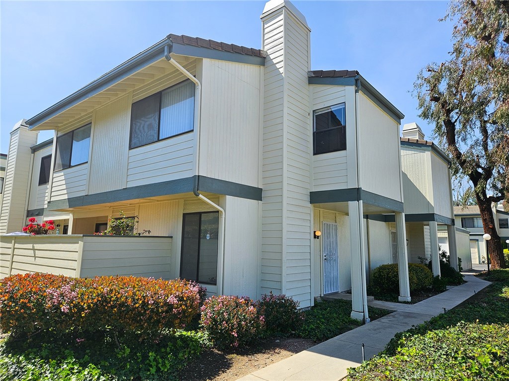 10566 Sunland Boulevard 1 Property Photo