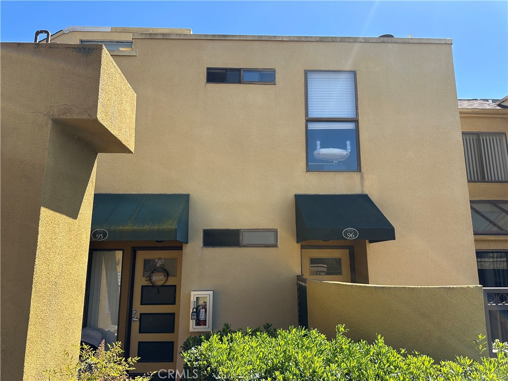 25712 Le Parc 96 Property Photo