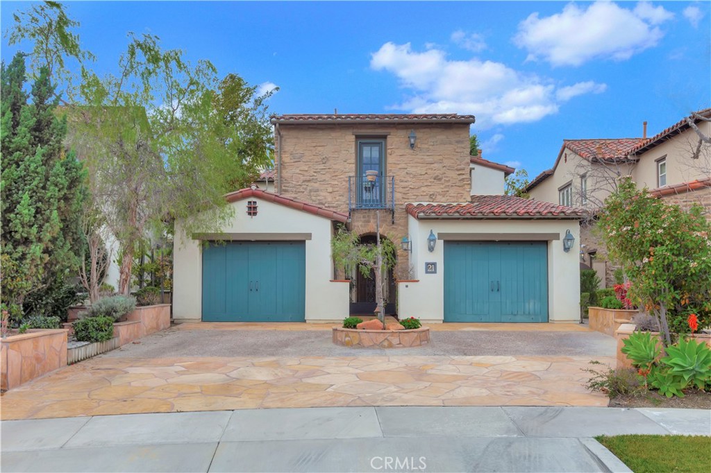 21 Arches Property Photo