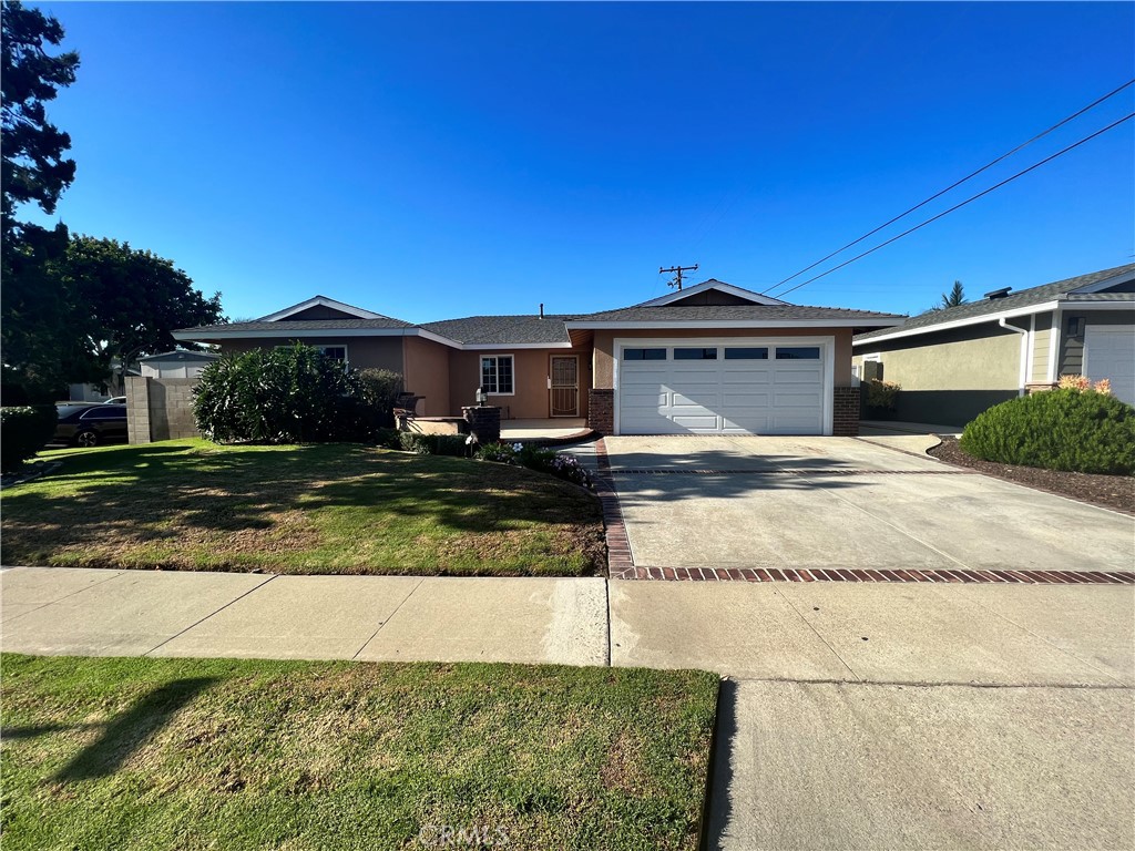 9051 Pelican Avenue Property Photo