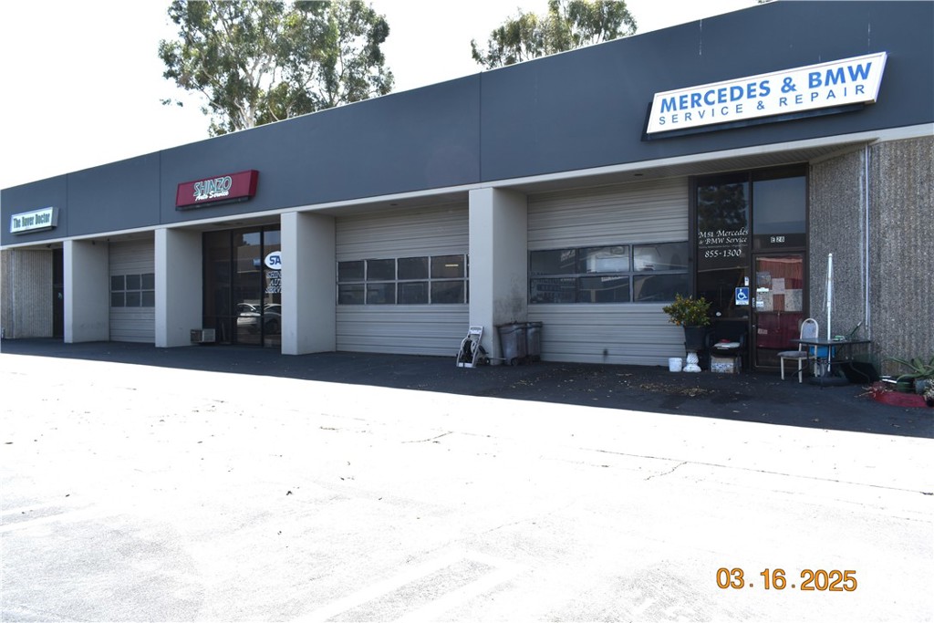 51 Auto Center Dr 27 Property Photo