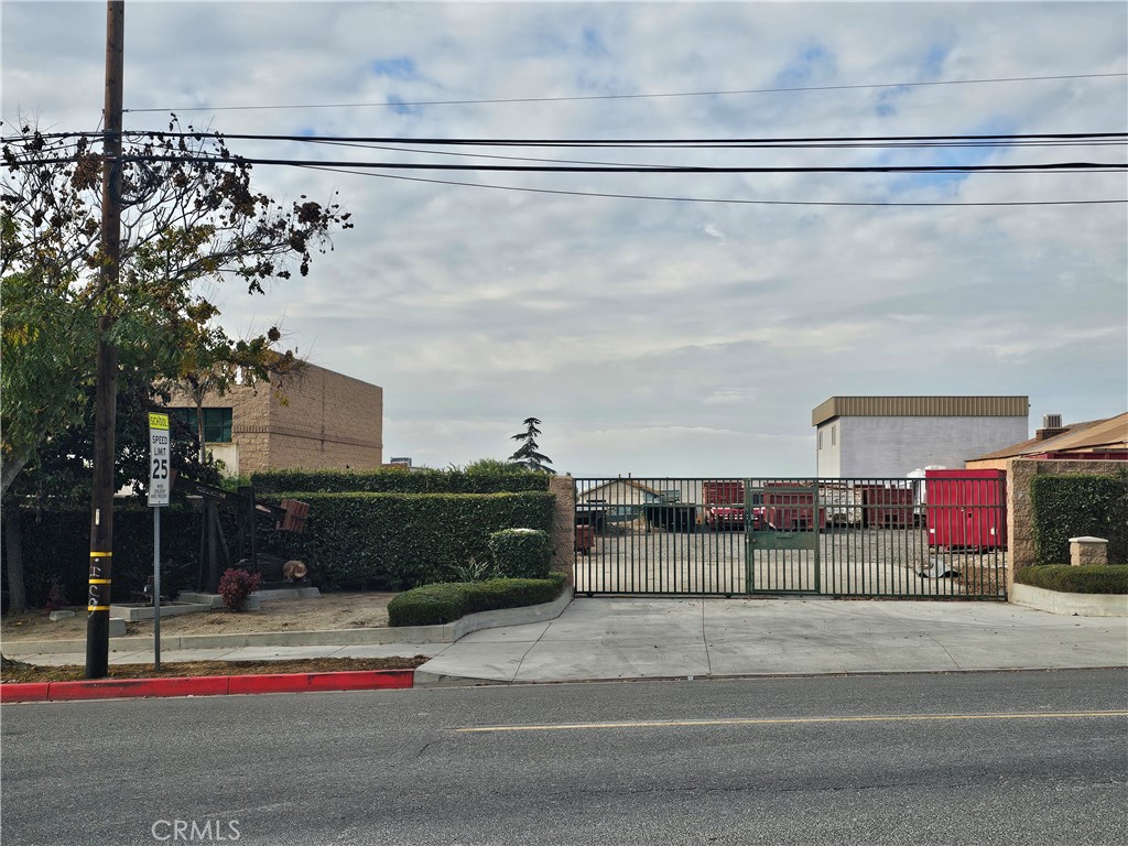 2351 Walnut Avenue Property Photo 1